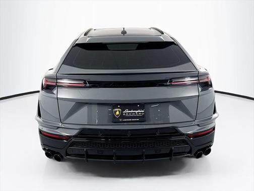 2024 Lamborghini Urus S