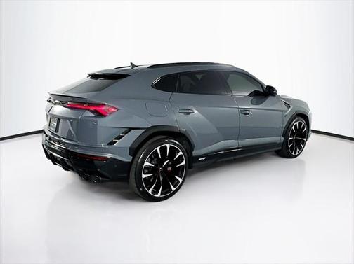 2024 Lamborghini Urus S