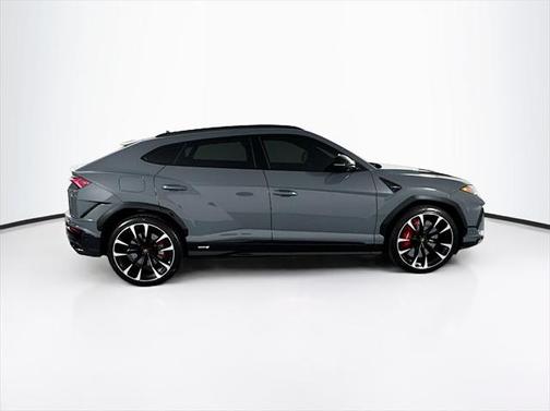 2024 Lamborghini Urus S