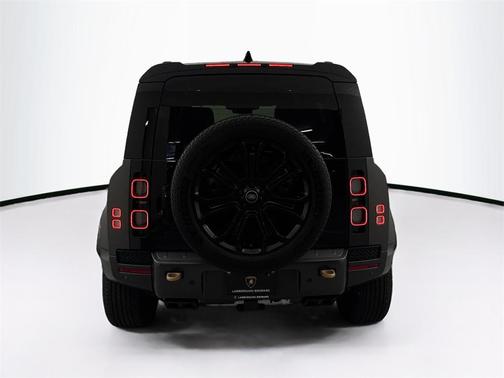 2025 Land Rover Defender V8