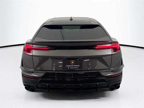 2024 Lamborghini Urus S