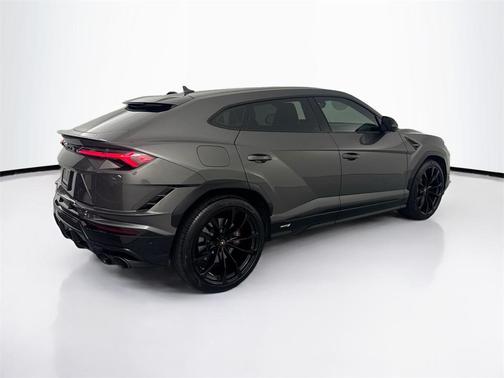 2024 Lamborghini Urus S