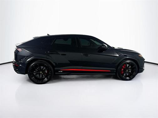 Nero Noctis Metallic 2023 Lamborghini Urus S
