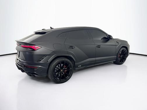 Nero Noctis Metallic 2023 Lamborghini Urus S