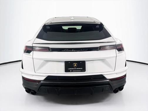 2024 Lamborghini Urus Performante
