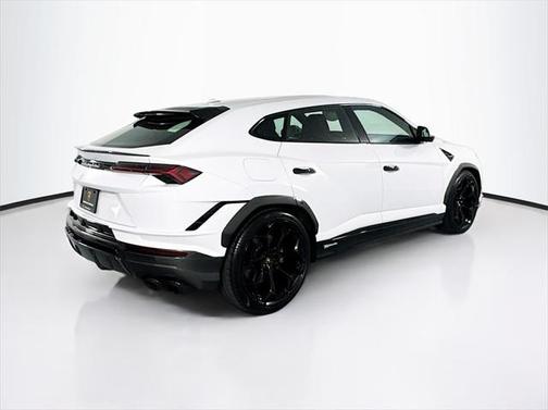 2024 Lamborghini Urus Performante