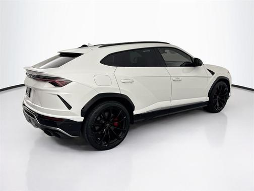 2020 Lamborghini Urus Base