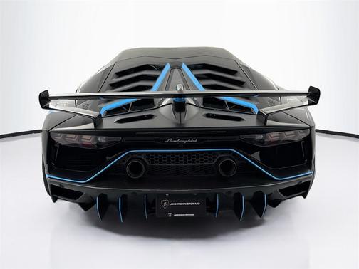 2020 Lamborghini Aventador SVJ Base