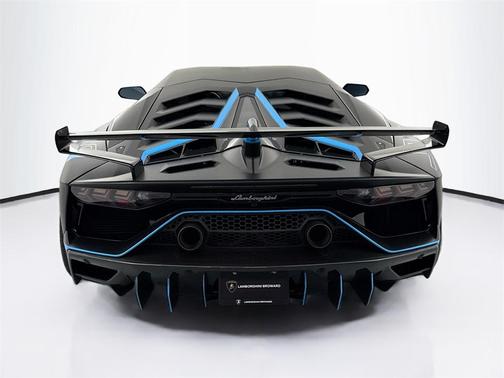 2020 Lamborghini Aventador SVJ Base