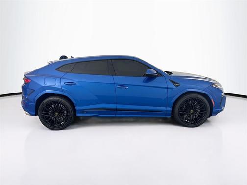 2025 Lamborghini Urus SE