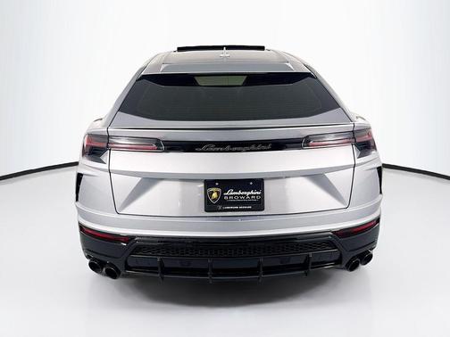 Grigio Nimbus Metallic 2022 Lamborghini Urus Base