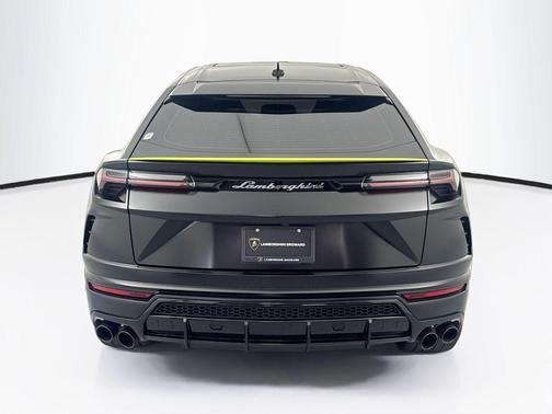 Nero Noctis Matt 2022 Lamborghini Urus