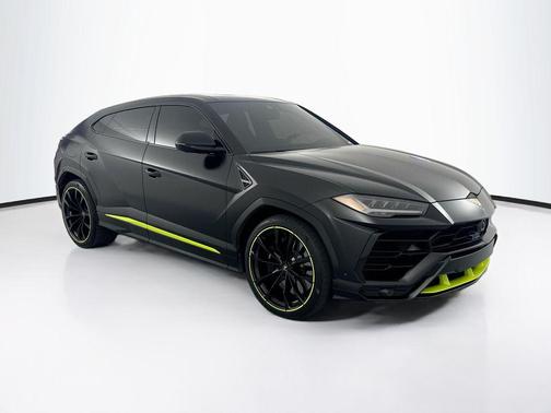 Nero Noctis Matt 2022 Lamborghini Urus