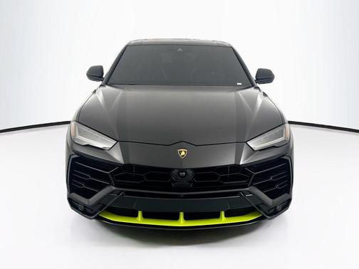 Nero Noctis Matt 2022 Lamborghini Urus