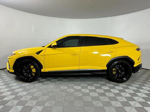 Yellow 2022 Lamborghini Urus Graphite Capsule