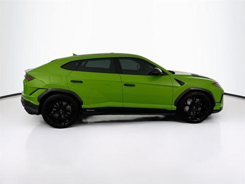 2024 Lamborghini Urus Performante