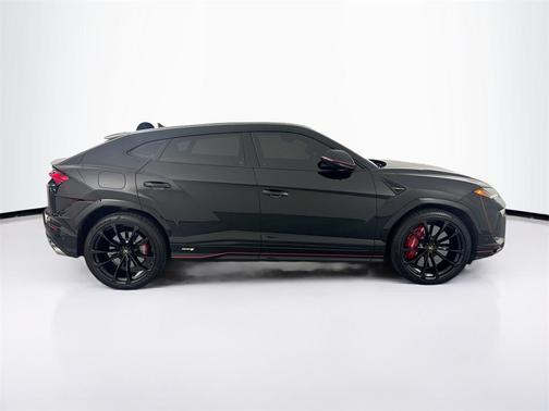 2024 Lamborghini Urus S