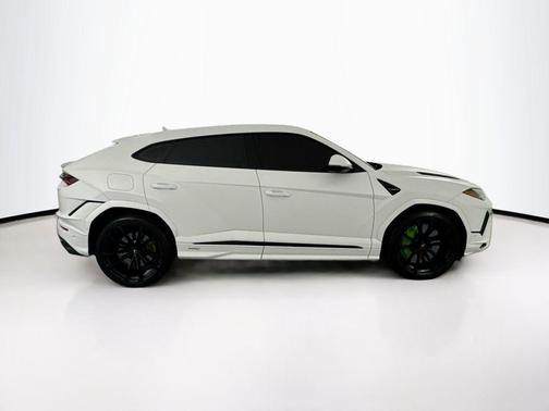 2023 Lamborghini Urus S