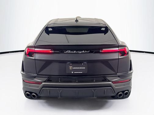 Black 2023 Lamborghini Urus Performante