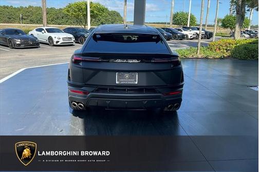 Black 2023 Lamborghini Urus Performante