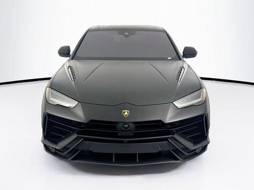 Black 2023 Lamborghini Urus Performante