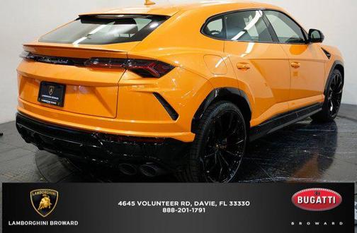 2022 Lamborghini Urus Base