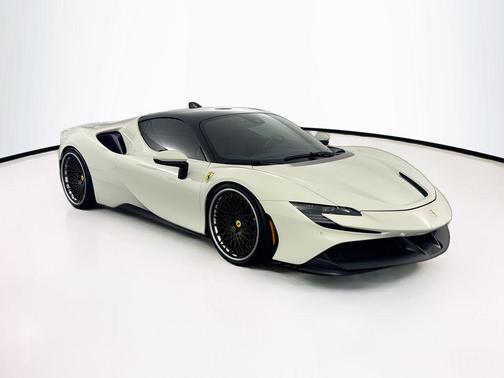 Bianco Avus 2022 Ferrari SF90 Stradale Base