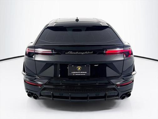 2023 Lamborghini Urus S