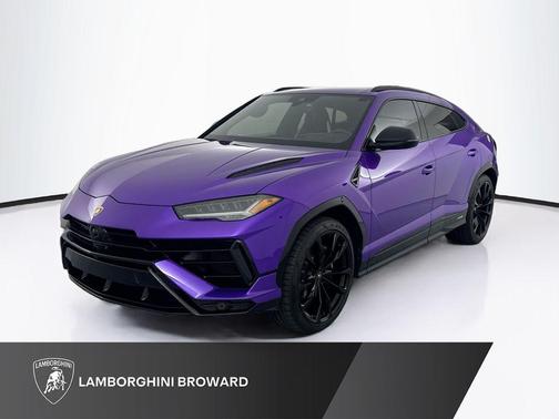 Viola Pasifae Metallic 2024 Lamborghini Urus S