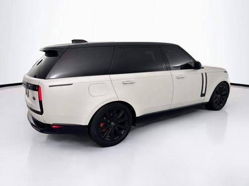 Fuji White 2023 Land Rover Range Rover P530 SE