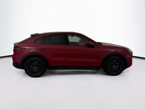 2025 Porsche Cayenne GTS