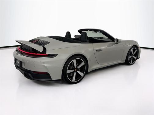 2025 Porsche 911 Carrera