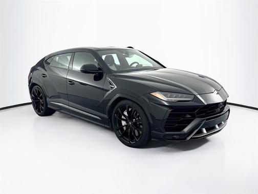 2021 Lamborghini Urus Graphite Capsule