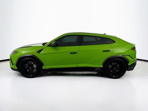 Verde Metallic 2024 Lamborghini Urus Performante