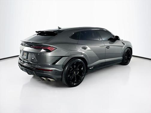 2024 Lamborghini Urus Performante