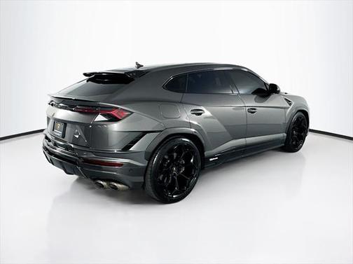 2024 Lamborghini Urus Performante
