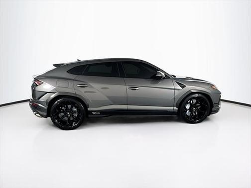 2024 Lamborghini Urus Performante