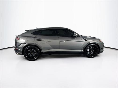 2024 Lamborghini Urus Performante