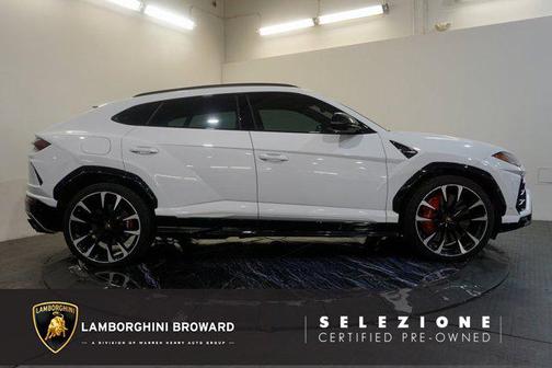2019 Lamborghini Urus AWD