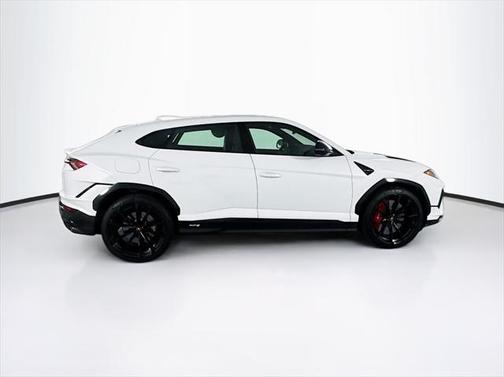 2024 Lamborghini Urus S
