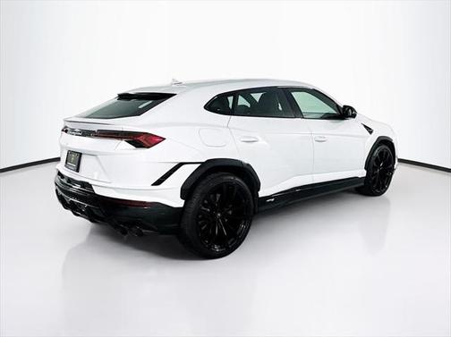 2024 Lamborghini Urus S