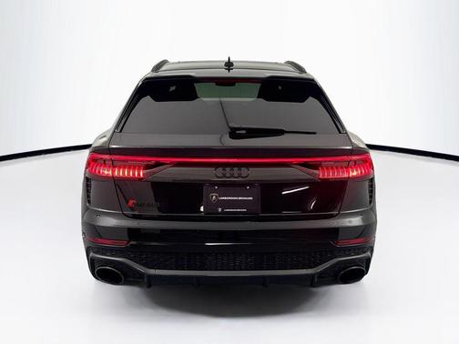 Mythos Black Metallic 2024 Audi RS Q8 4.0T