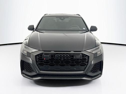 Mythos Black Metallic 2024 Audi RS Q8 4.0T