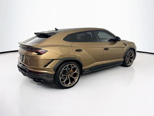 2024 Lamborghini Urus Performante