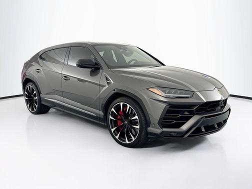 Black 2021 Lamborghini Urus Base
