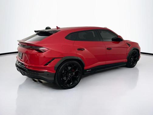 2023 Lamborghini Urus Performante