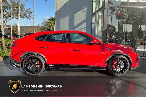 Rosso Mars Metallic 2023 Lamborghini Urus Performante