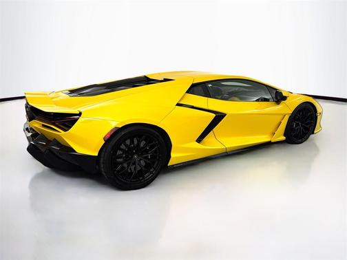 2024 Lamborghini Revuelto Base
