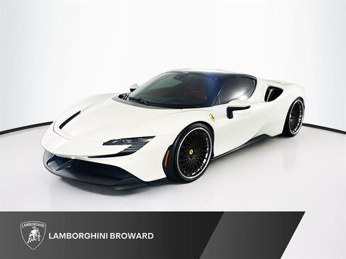 Bianco Avus 2022 Ferrari SF90 Stradale Base