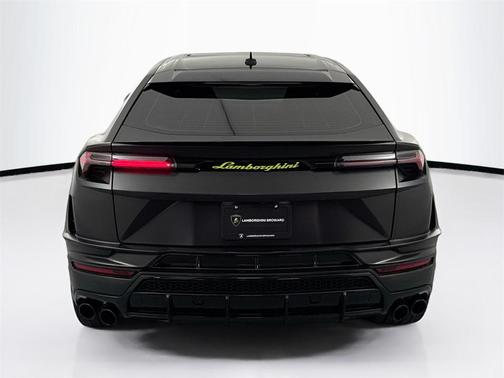 2023 Lamborghini Urus S
